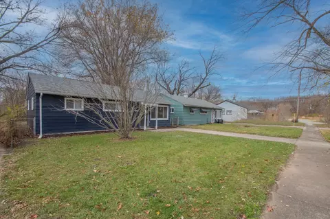 Exterior - 940 Mount St, Gary, IN 46406 photo 2 of 5