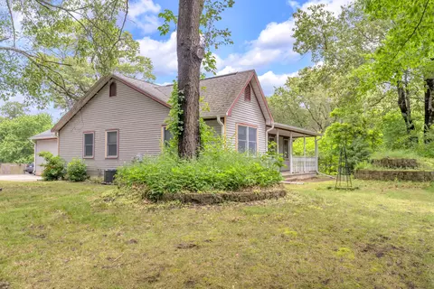 9024 Oak St, Wheatfield, IN 46392