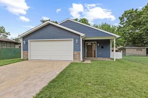 426 S Liberty St, Hobart, IN 46342