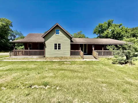 8655 S Main St, Ora, IN 46968