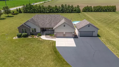 798 S 400, Hebron, IN 46341