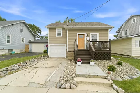 213 N East St, Crown Point, IN 46307