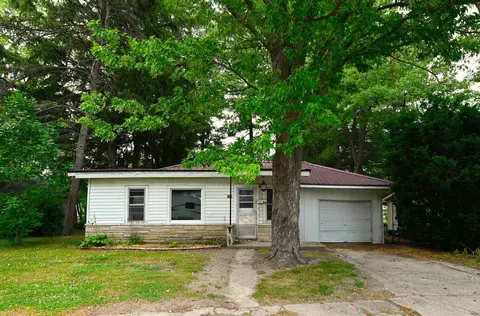 436 W Jefferson St, Winamac, IN 46996