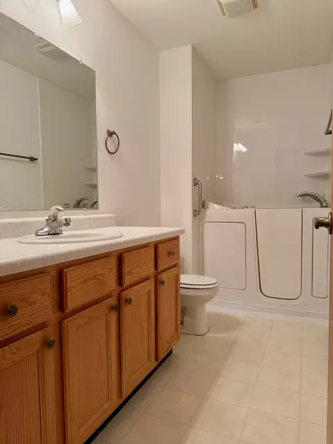 Bath - 1385 Young Dr, Crown Point, IN 46307 photo 1 of 2