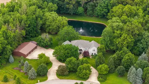 2481 Oak Tree Cir, Winamac, IN 46996