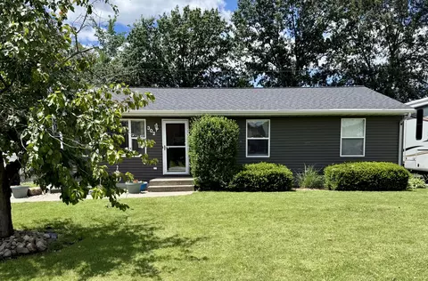 302 S Harrison St, Hebron, IN 46341