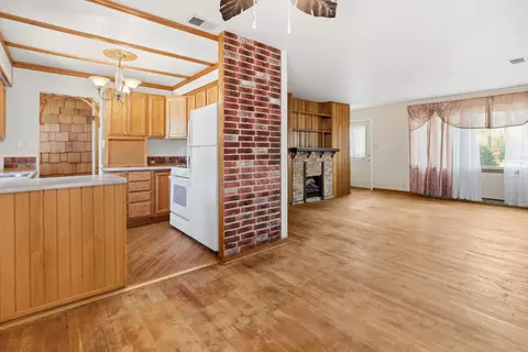 Living - 4060 E 13th Ave, Gary, IN 46403 photo 2 of 3