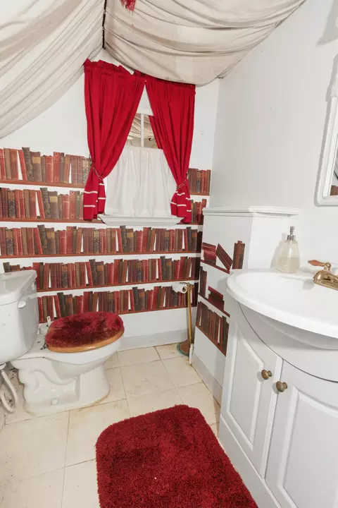 Bath - 4060 E 13th Ave, Gary, IN 46403 photo 2 of 2