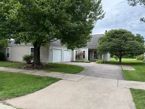 9247 Norris Dr, Hobart, IN 46342
