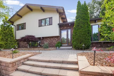 547 Heather Ln, Dyer, IN 46311