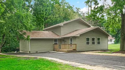 1014 E 63rd Pl, Merrillville, IN 46410