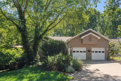 30 Bristol Dr, Michigan City, IN 46360