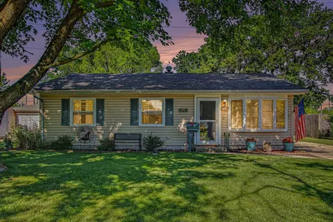 8016 Gordon Pl, Highland, IN 46322