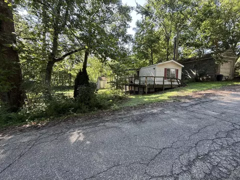 7674 N South Bnd, New Carlisle, IN 46552