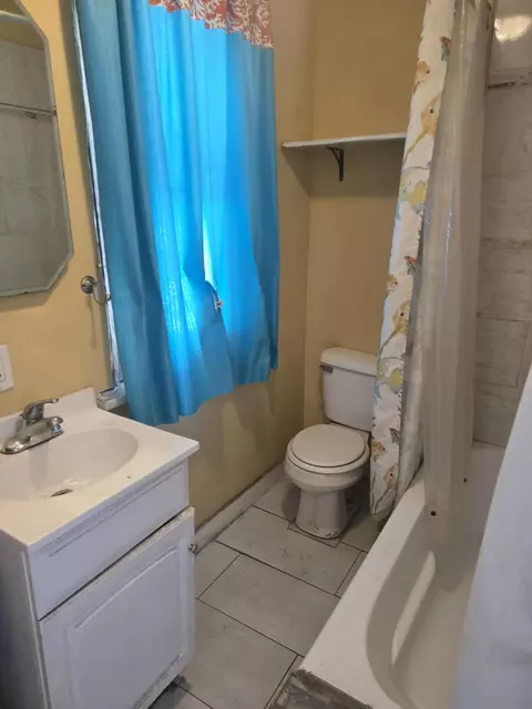 Bath - 437 Jackson St, Gary, IN 46402 photo 3 of 3