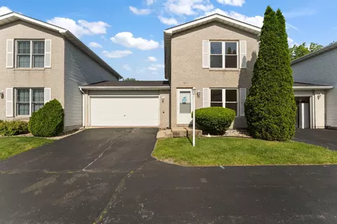 1011 Windsor Ln, Dyer, IN 46311