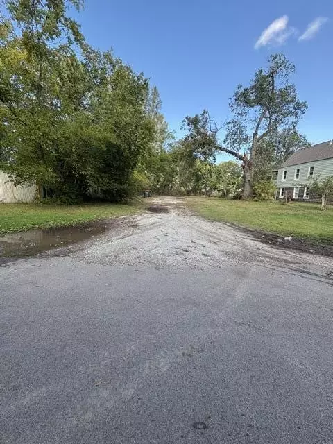 300 Arthur Ave, New Chicago, IN 46342