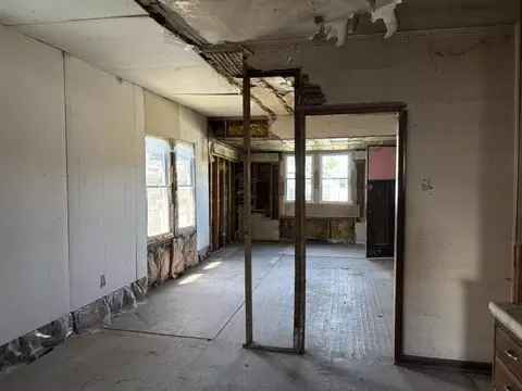 Entry Way - 1301 Stanton Ave, Whiting, IN 46394 photo 2 of 6