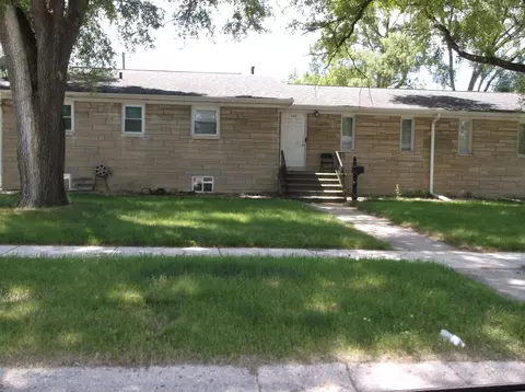 704 N Oakwood Dr, Griffith, IN 46319