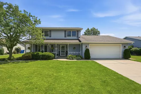 730 Meadow Ln, Crown Point, IN 46307