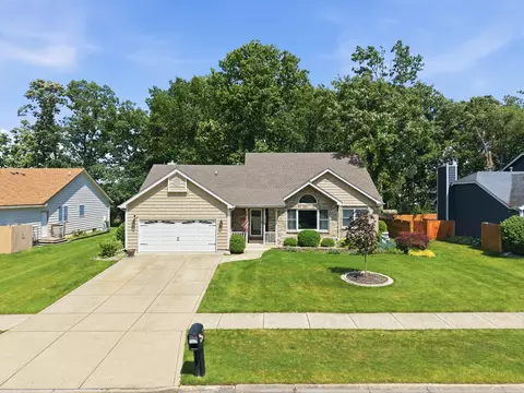 7621 Hamlin St, Crown Point, IN 46307
