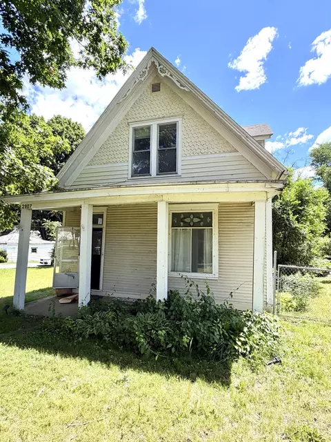 2907 Union St, Hobart, IN 46342