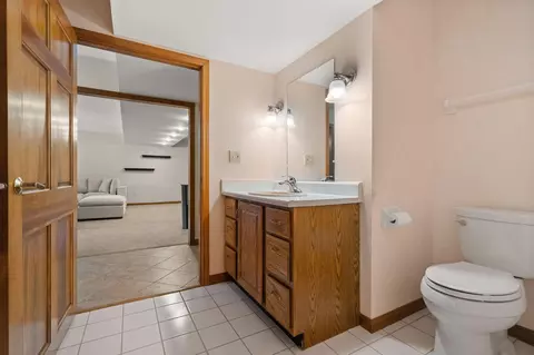 Bath - 600 Morningside Dr, Crown Point, IN 46307 photo 6 of 6