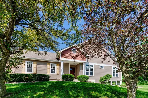 5602 Coryana Dr, Valparaiso, IN 46383
