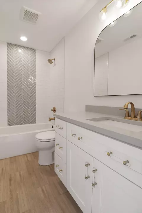 Bath - 9601 Sweetspire Ave, Saint John, IN 46373 photo 9 of 12