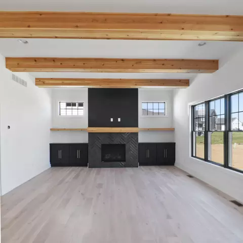 Living - 9601 Sweetspire Ave, Saint John, IN 46373 photo 2 of 3