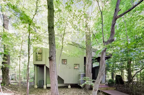 44 Tryon Farm Ln, Michigan City, IN 46360