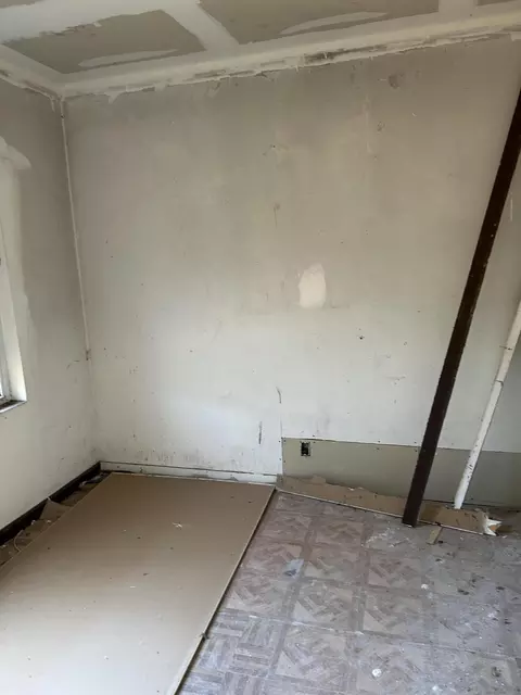 Bedroom - 305 E 41st Ave, Gary, IN 46409 photo 1 of 2