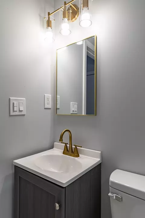 Bath - 2604 Schrage Ave, Whiting, IN 46394 photo 6 of 6