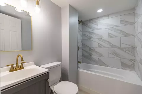 Bath - 2604 Schrage Ave, Whiting, IN 46394 photo 1 of 6