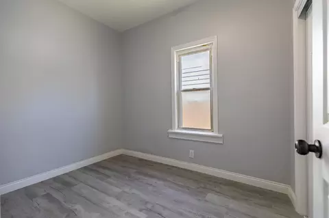 Bedroom - 2604 Schrage Ave, Whiting, IN 46394 photo 6 of 7
