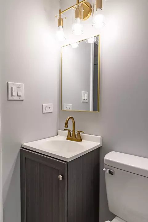 Bath - 2604 Schrage Ave, Whiting, IN 46394 photo 3 of 6