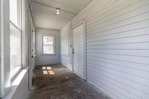 Entry Way - 2604 Schrage Ave, Whiting, IN 46394 photo 2 of 2