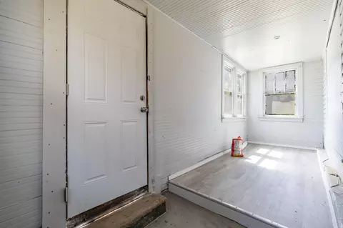 Entry Way - 2604 Schrage Ave, Whiting, IN 46394 photo 1 of 2