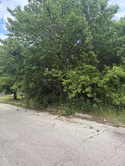 725 W 7th Ave, Gary, IN 46402
