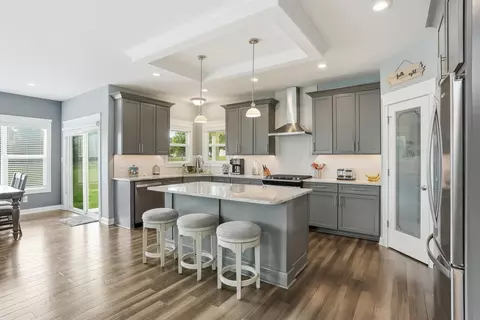 Kitchen - 8605 Manor House Dr, Saint John, IN 46373 photo 3 of 3