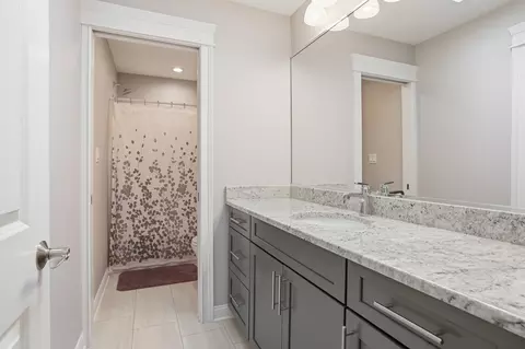 Bath - 8605 Manor House Dr, Saint John, IN 46373 photo 6 of 7