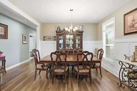 Dining - 8605 Manor House Dr, Saint John, IN 46373 photo 2 of 2