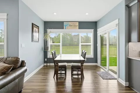 Dining - 8605 Manor House Dr, Saint John, IN 46373 photo 1 of 2