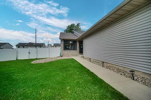 Exterior - 4942 W 93rd Ct, Crown Point, IN 46307 photo 7 of 8