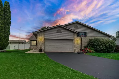 4942 W 93rd Ct, Crown Point, IN 46307