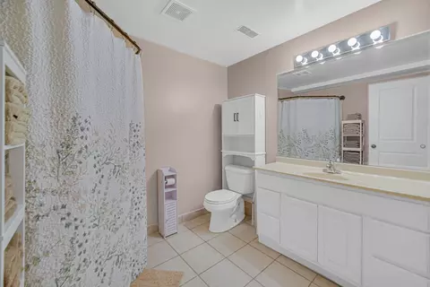 Bath - 4942 W 93rd Ct, Crown Point, IN 46307 photo 3 of 3