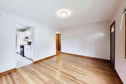 Living - 226 N Jay St, Griffith, IN 46319 photo 3 of 5