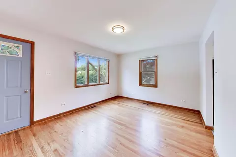 Living - 226 N Jay St, Griffith, IN 46319 photo 1 of 5
