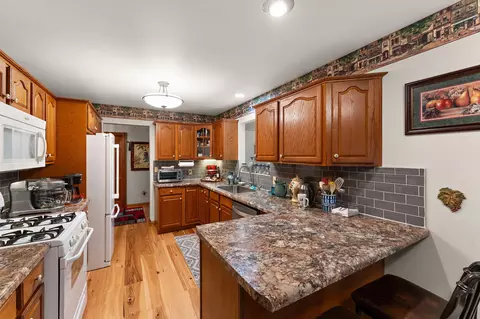 Kitchen - 10856 N Makeever Dr, De Motte, IN 46310 photo 2 of 5