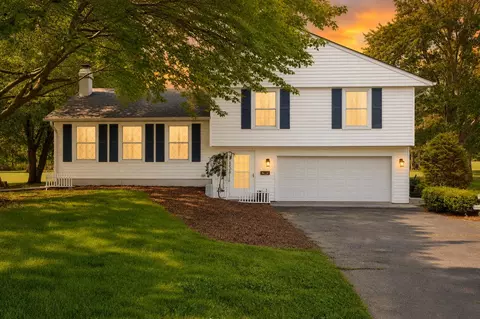 81 E Division Rd, Valparaiso, IN 46383